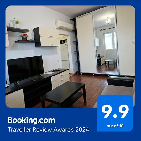 Charming Apartment With Private Terrace Βουκουρέστι Εξωτερικό φωτογραφία
