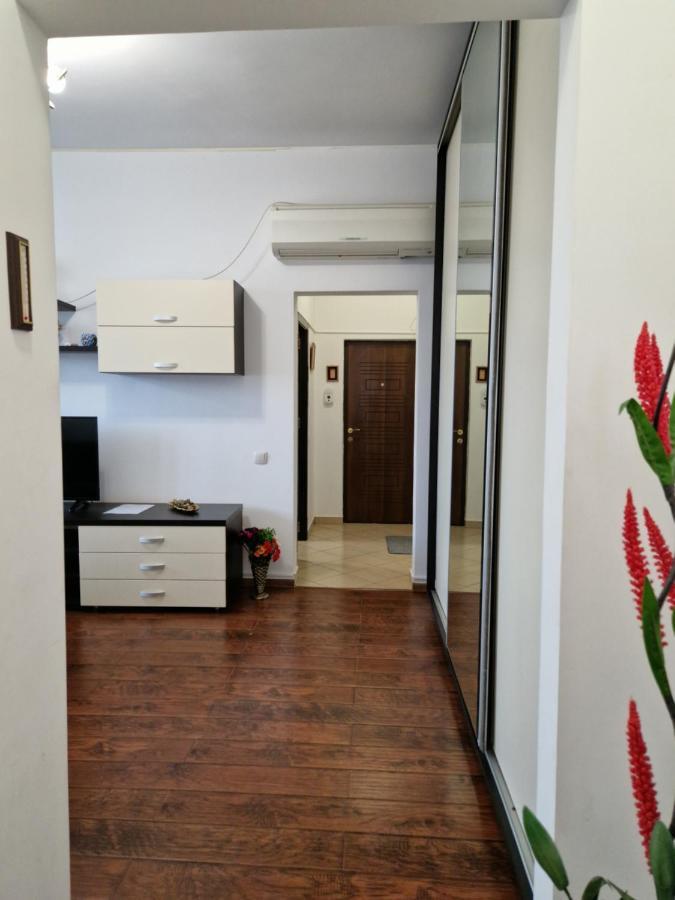 Charming Apartment With Private Terrace Βουκουρέστι Εξωτερικό φωτογραφία